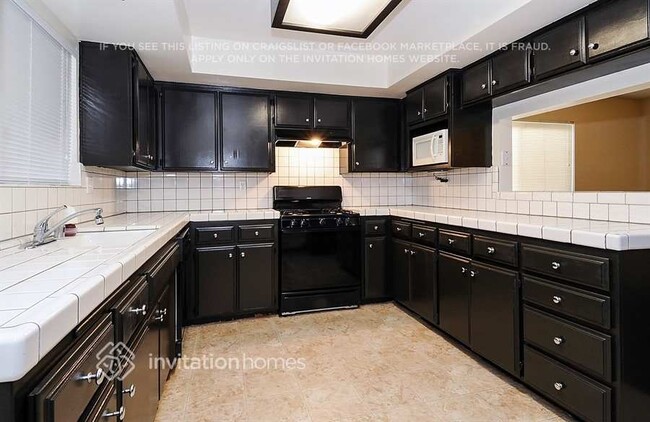 Building Photo - 35334 Mountain View St