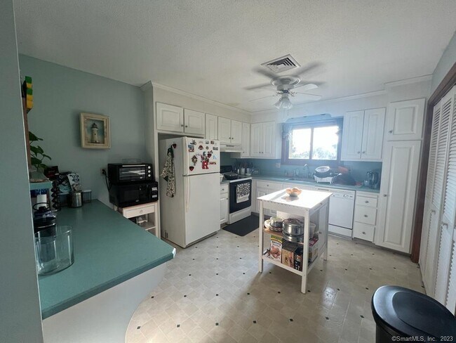Foto del edificio - 1302 Summer Hill Dr