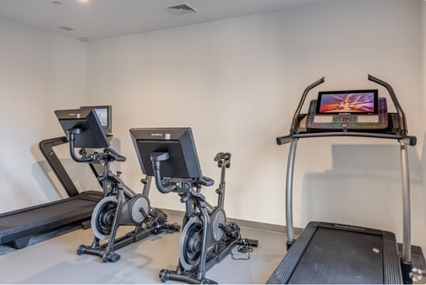 Building Photo - 9-11 Burney St