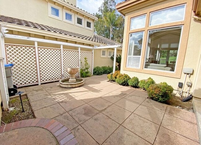 Building Photo - 5821 Killarney Cir