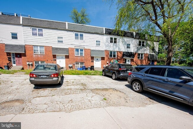 Building Photo - 330 Hermitage St