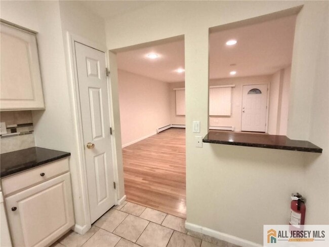 Building Photo - 363 Cranbury Rd