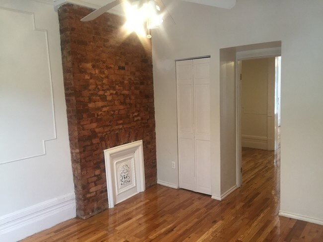 Foto del edificio - 464 Quincy St