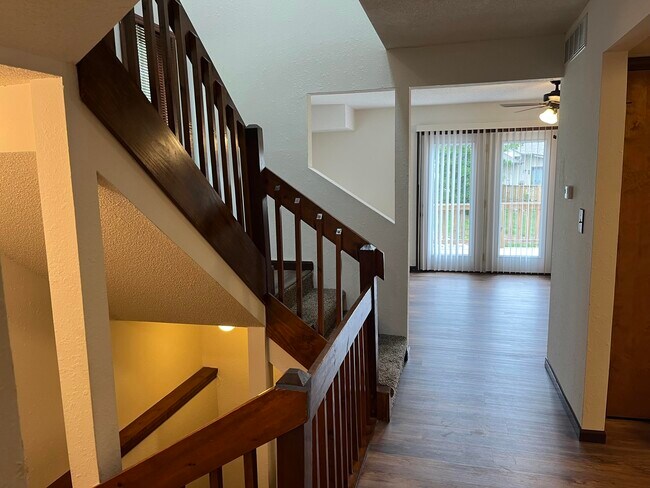 Foto del edificio - 447 Foxfire Dr
