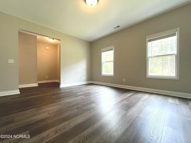 Building Photo - 125 Love Grove Church Rd