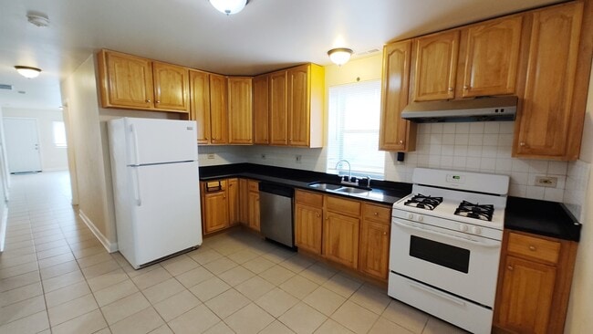 Building Photo - 4201 S Albany Ave