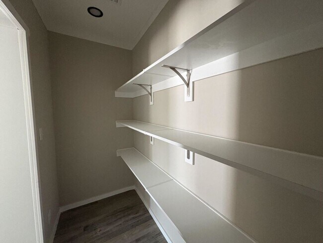 Building Photo - 1010 Morgan Jones Dr