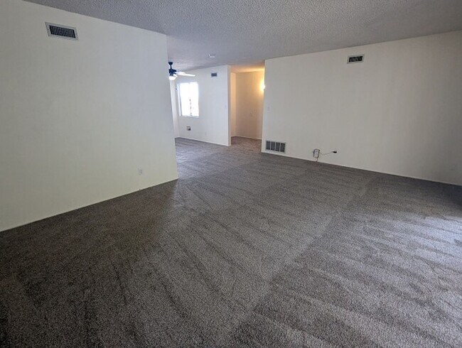 Foto del edificio - 5964 Hughes St