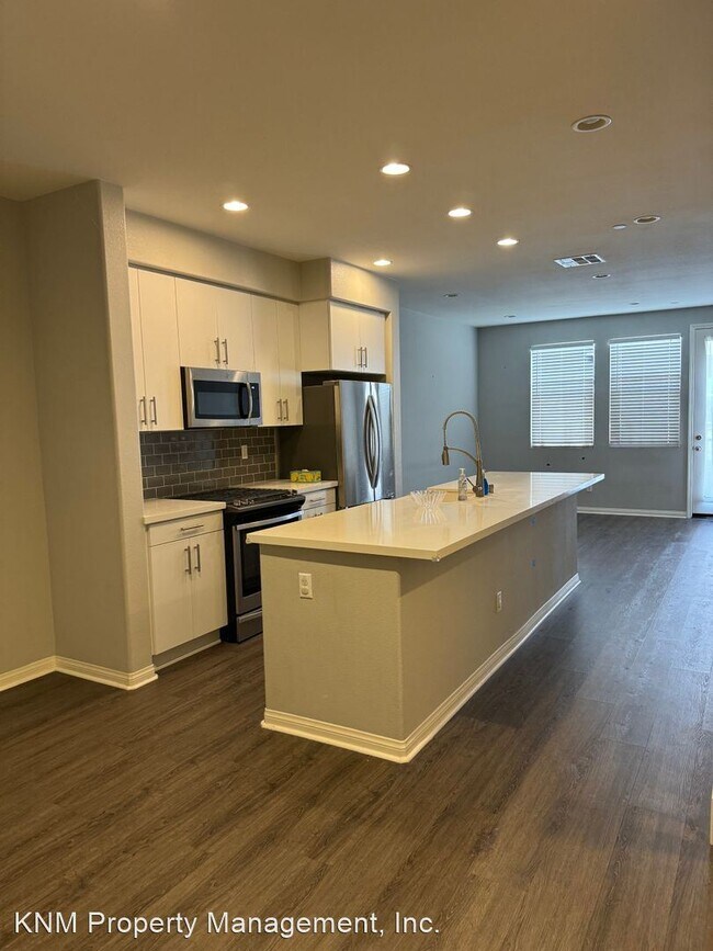 Foto del edificio - 3 br, 3 bath House - 15330 Jasmine Ln #103