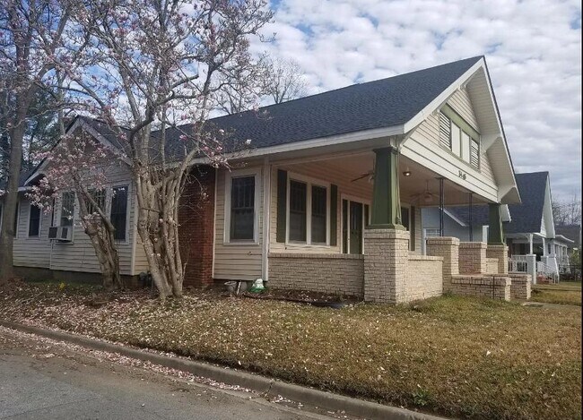 Building Photo - 3495 Ridge Ave