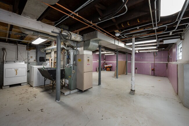 Building Photo - 3909 W Eddy St