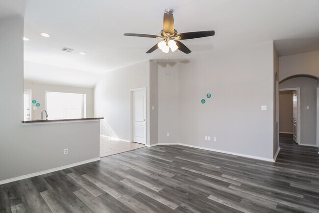 Building Photo - 1203 Toledo Bend Dr