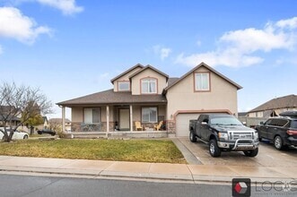 Building Photo - 3864 E Clubhouse Ln