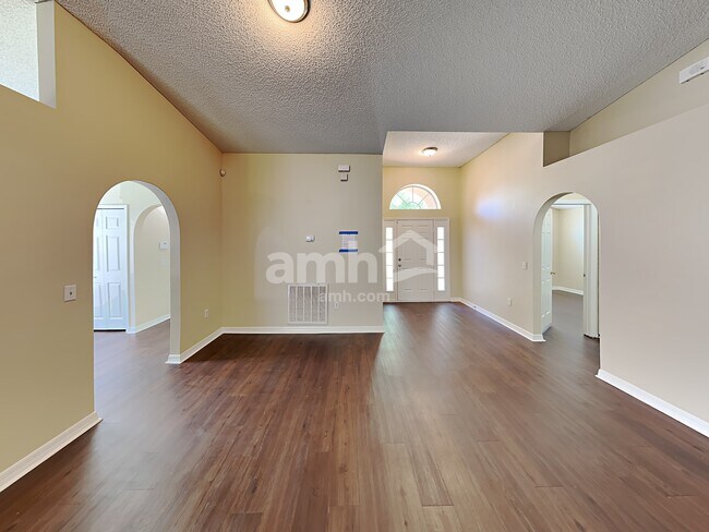 Foto del edificio - 9405 Arbor Oak Lane