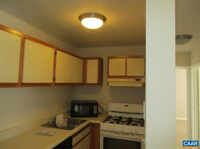 Building Photo - 820 Runnel Ct