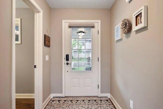 Building Photo - 3223 Red Oak Trl