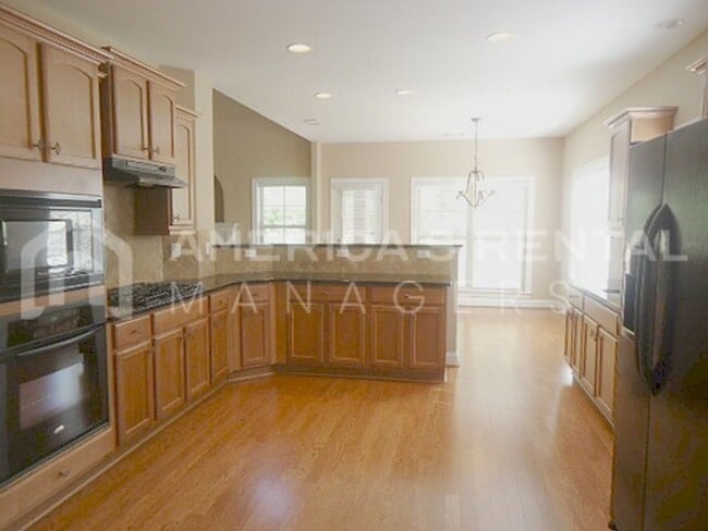 Building Photo - DEPOSIT PENDING! Home in Birmingham View w...