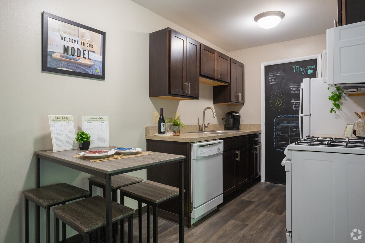 Foto principal - Richmond Hills Apartments