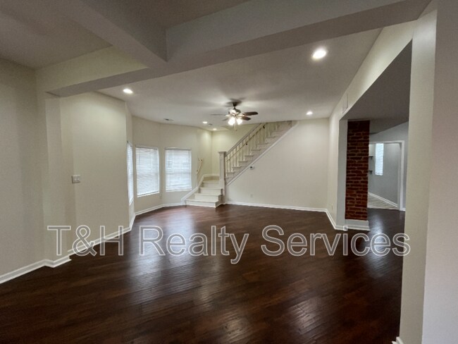 Building Photo - 2246 Bellefontaine St