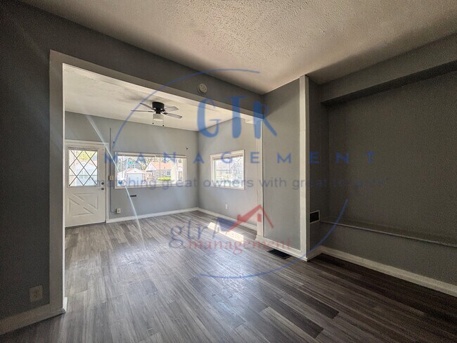 Foto del edificio - 5348 N 25th St