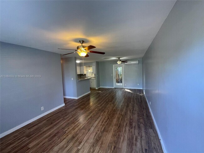 Foto del edificio - 411 SW 11th Ave