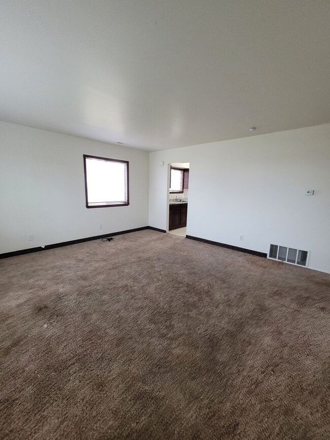 Building Photo - 1204-1206 Vandenberg Ave