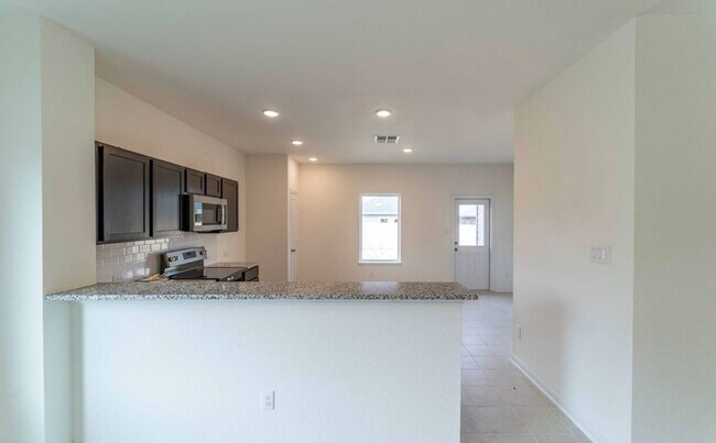 Building Photo - 2838 Davis Trce