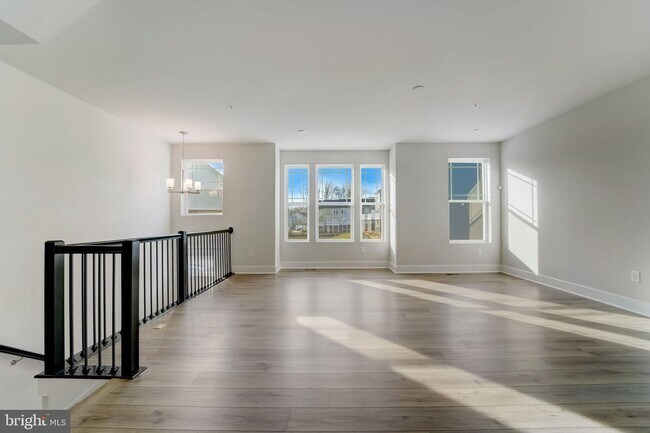 Building Photo - 302 SWEET BAY Rd