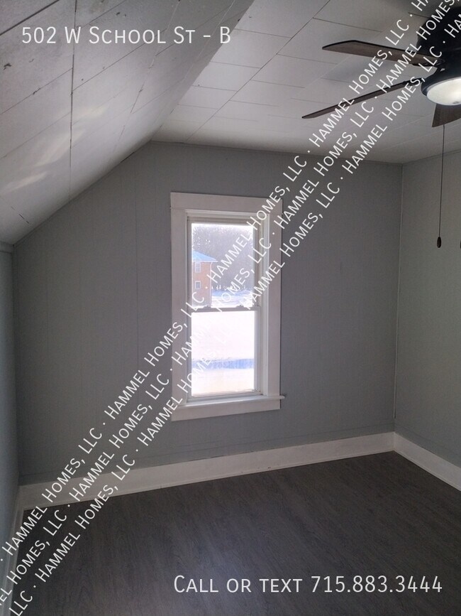 Foto del edificio - 502 W School St