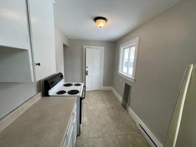 Foto del edificio - 1322 Brownell Ave