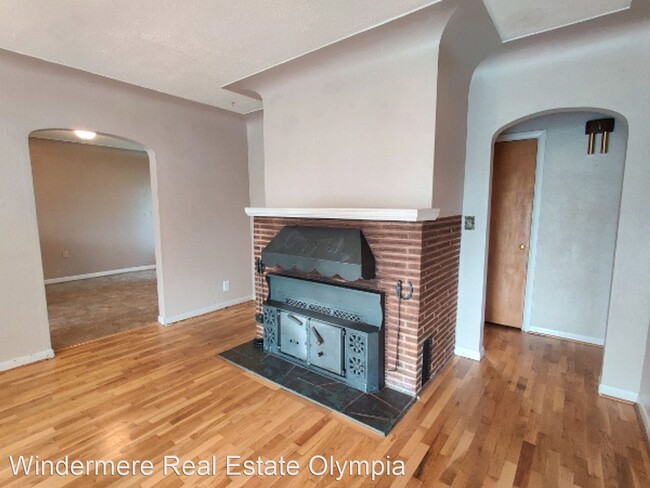 Building Photo - 4 br, 2 bath House - 521 N 5th Ave SW