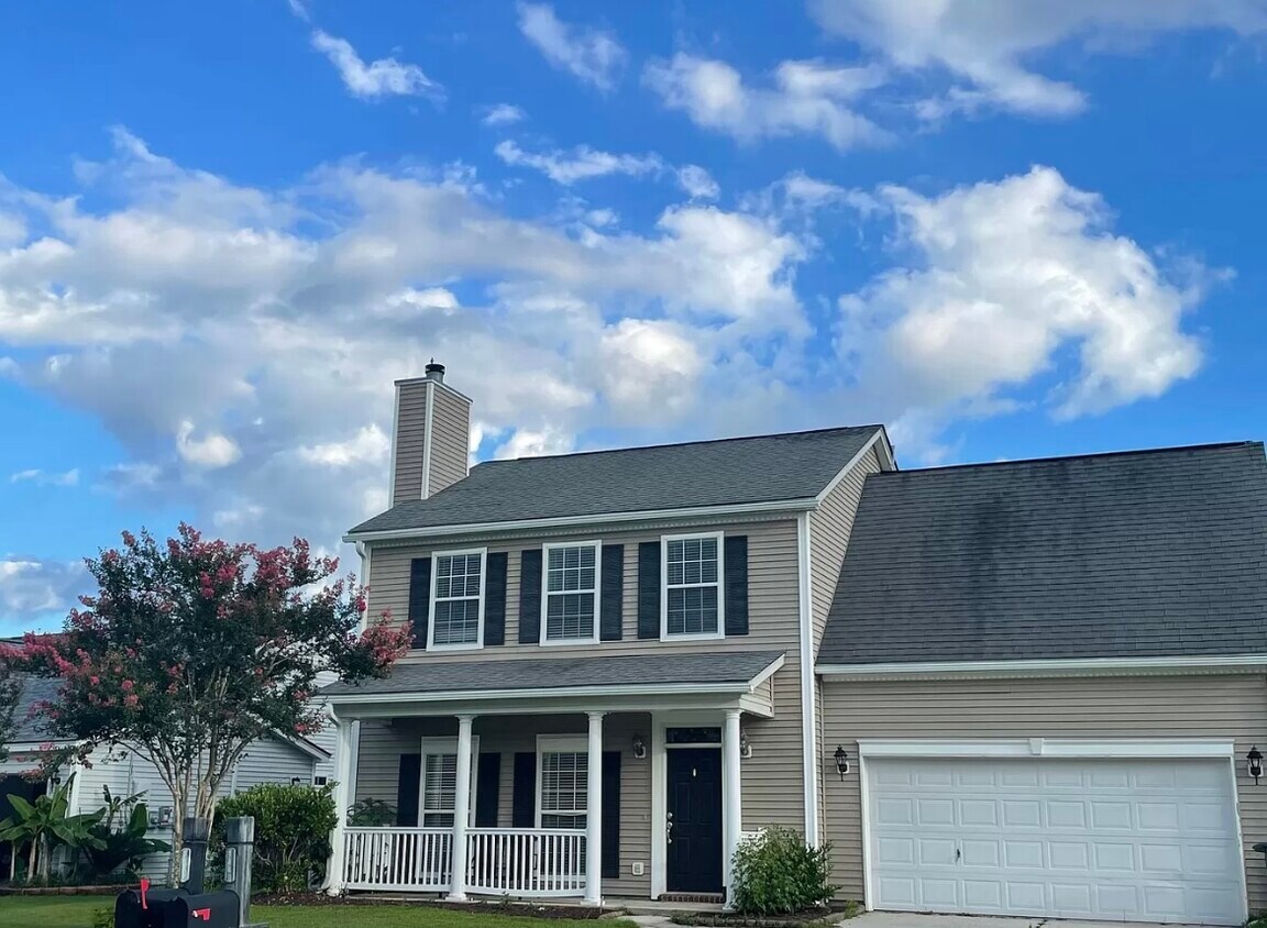 Primary Photo - 1449 Coopers Hawk Dr