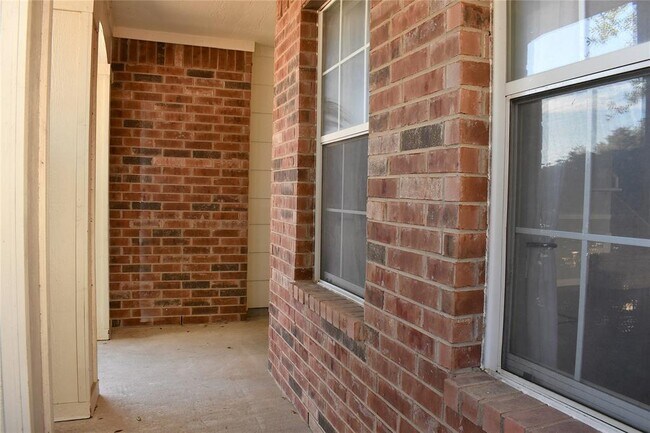Building Photo - 917 Melted Candle Cove