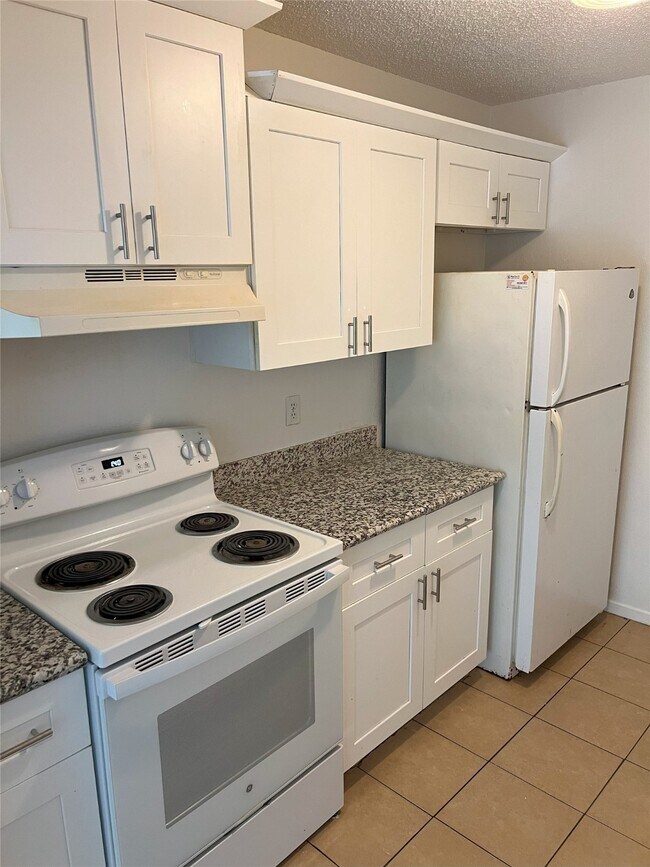 Building Photo - 23335 Pebworth Pl