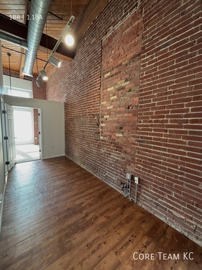 Foto del edificio - 202 W 5th St