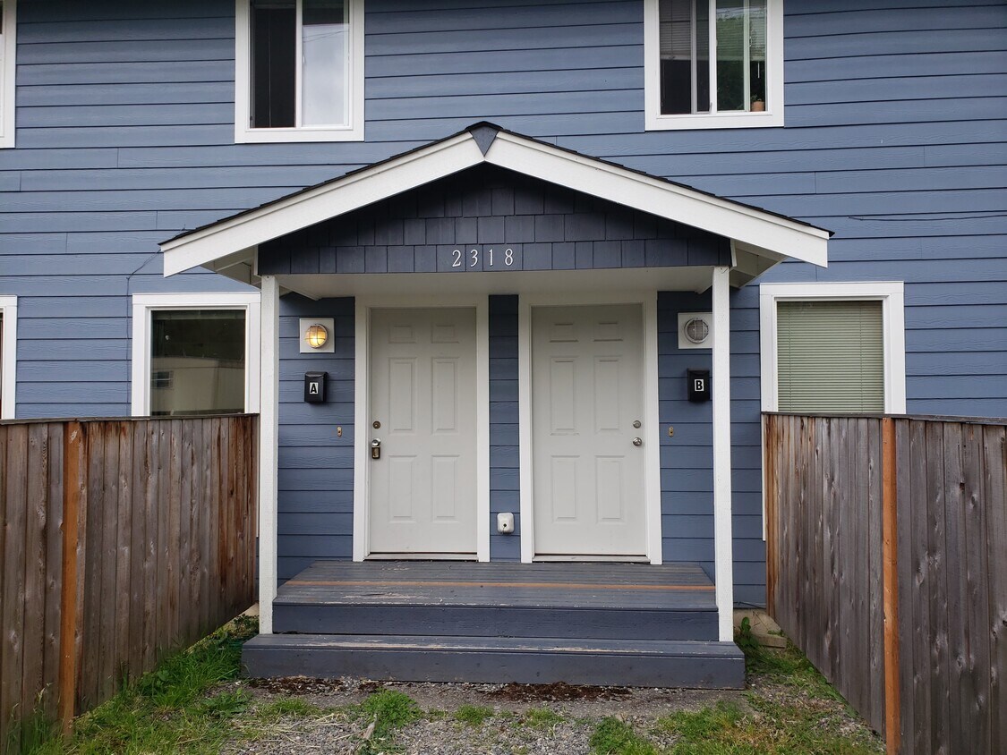 Foto principal - 2318 Donovan Ave
