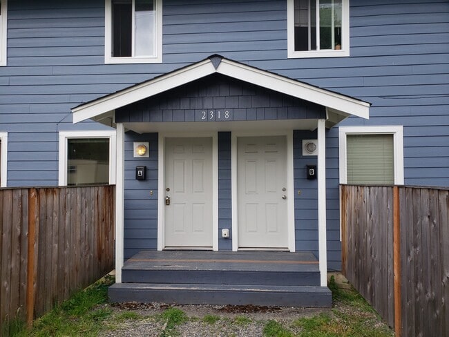 Building Photo - 2318 Donovan Ave