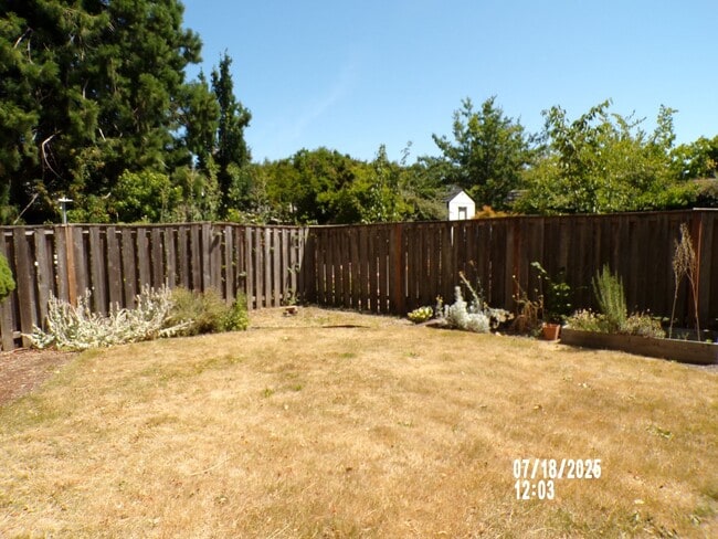 Building Photo - 099-03 - 1733-1735 NW Grant Ave. Corvallis...