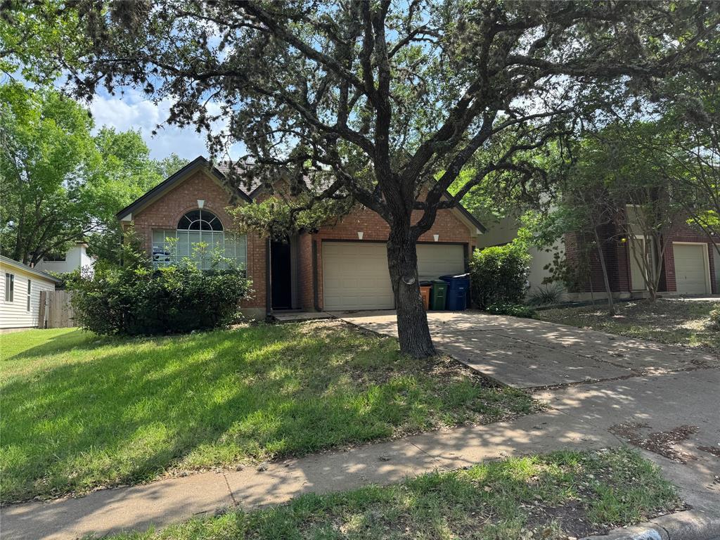 Primary Photo - 709 Shade Tree Dr