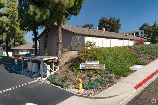 7000 Saranac St - La Mesa Racquet & Swim Club