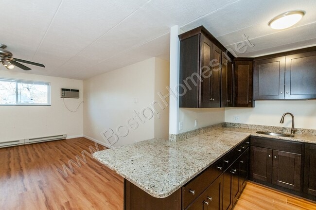 Building Photo - 43 Burnham St