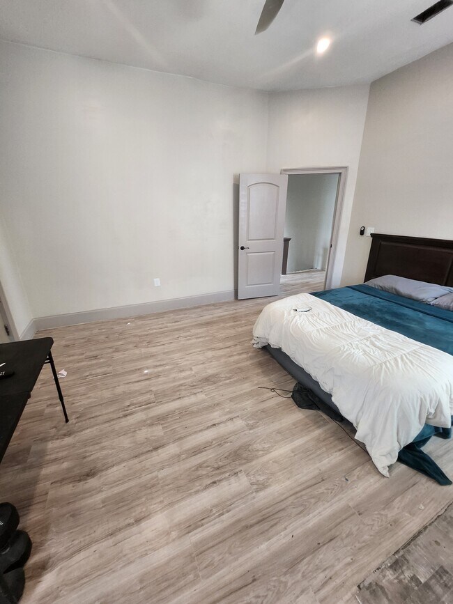 Foto del edificio - 832 E Duffy St