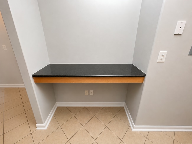 Building Photo - STUDIO APARTMENT LEASING AUGUST 9TH 2026! 1/2 DEPOSIT SPECIAL