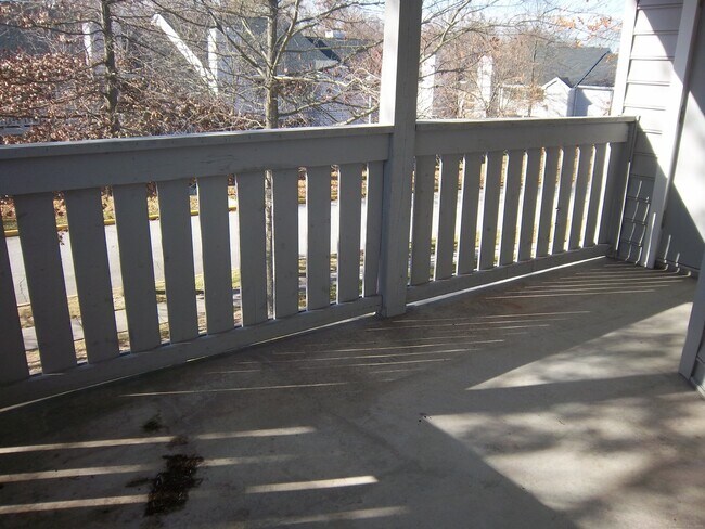 Building Photo - 110 Leafwood Ln