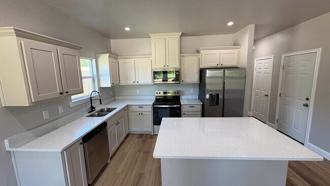 Building Photo - 3201 Bourland St