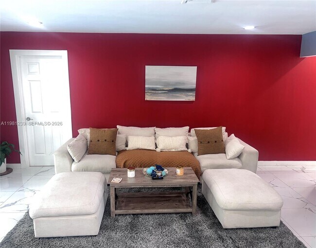 Foto del edificio - 6731 SW 10th Ct