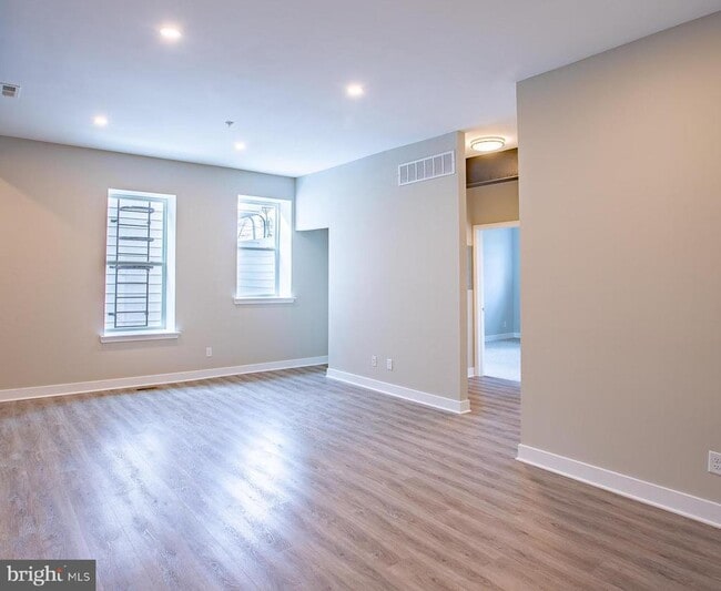Building Photo - 1309 N Scott St