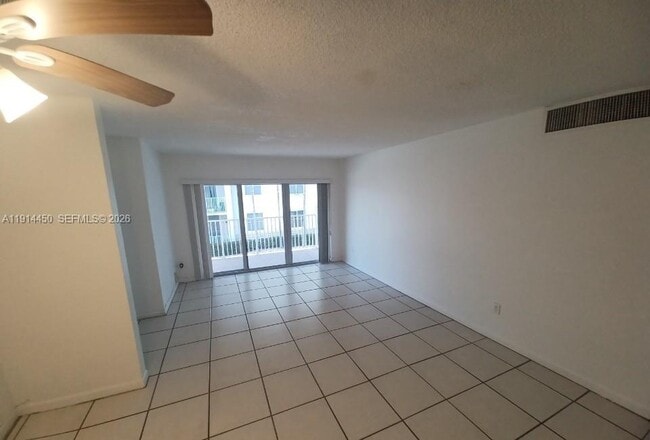 Foto del edificio - 4330 NW 79th Ave