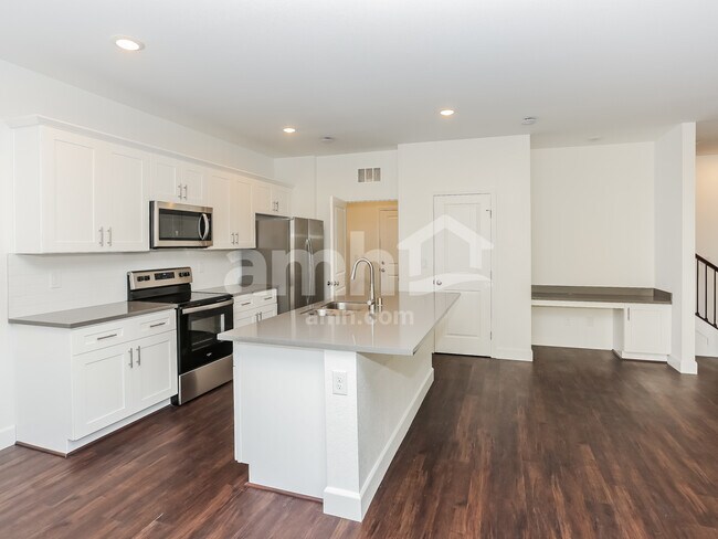 Foto del edificio - 8944 Tiger Tooth Ave