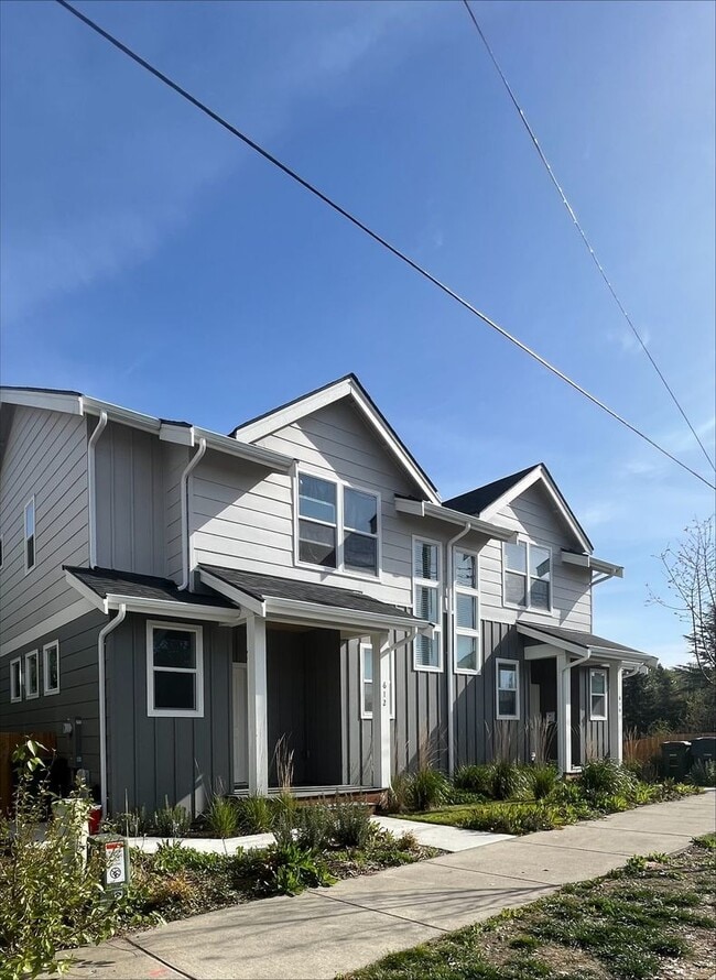 Building Photo - Modern 3-Bedroom Home Backing to Greenbelt in Meridian!